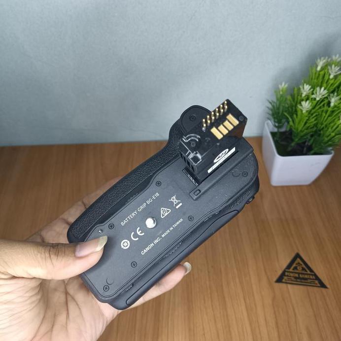 Batre Grip Canon 750D / Batterai Grip 750D  Bg-E18 Second