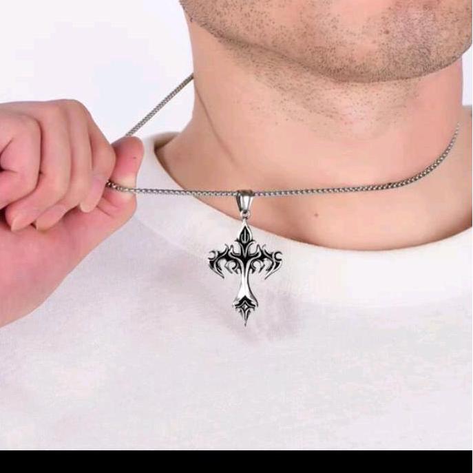 DR204 - Kalung Pria dengan Gantungan Salib Desain Eksklusif dan Tali Rantai yang Stylish untuk Tampi