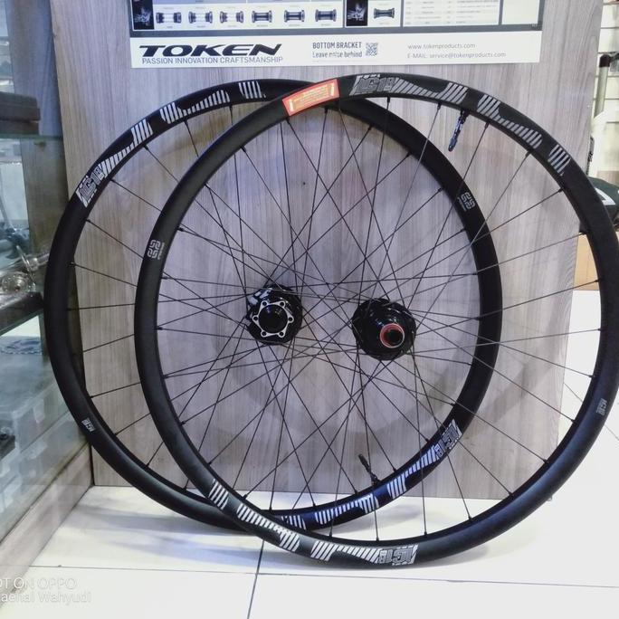 E thirteen Wheelset LG1 R Carbon 27.5 Harga Sepasang