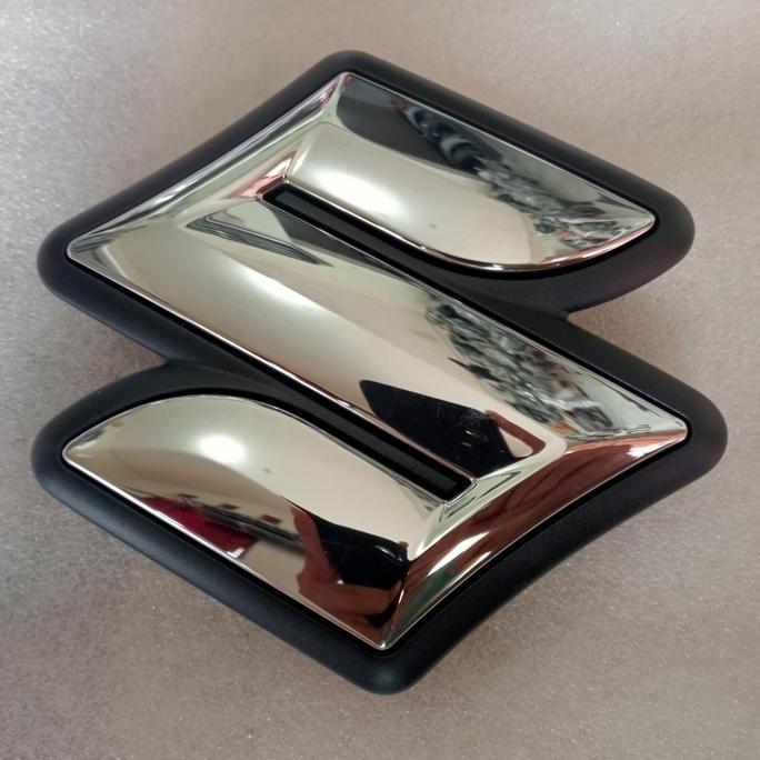 Emblem Logo Depan Suzuki Apv Arena Original Termurah