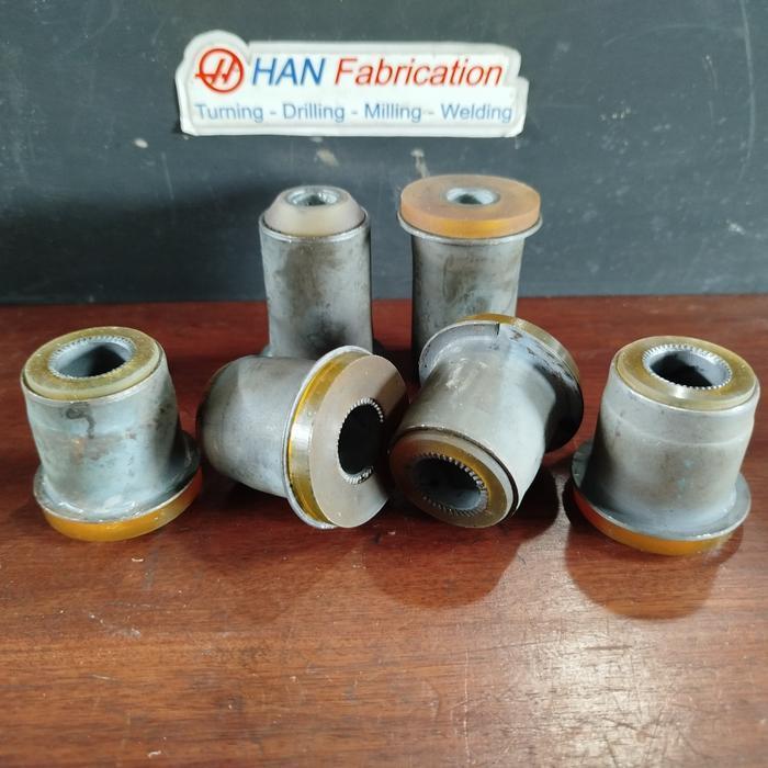 Panther 2.3 2.5 Panther Kapsul Bushing Arm Depan Set Atas Bawah Isuzu Panther Bosh Bushing Arm Atas 