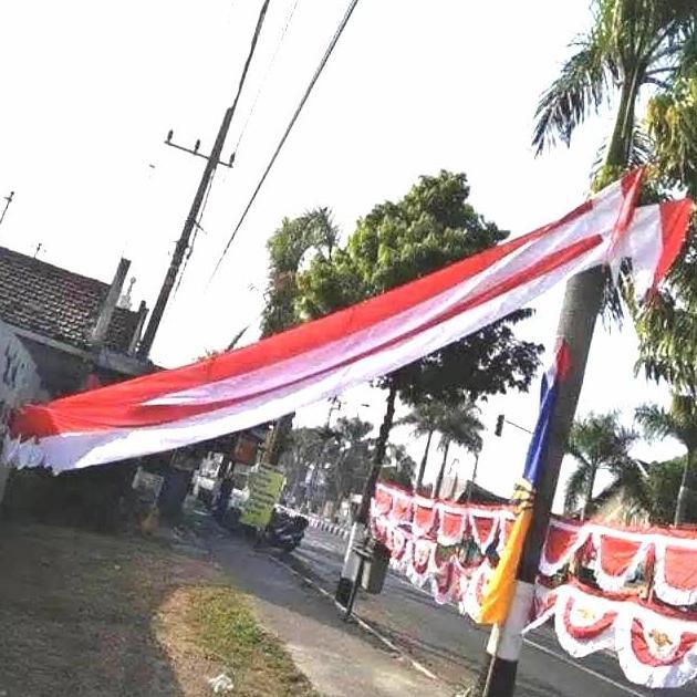 BENDERA UMBUL UMBUL MERAH PUTIH / LAYUR MERAH PUTIH / BAGDROP MERAH PUTIH / LAYUR MERAH PUTIH 4 METE