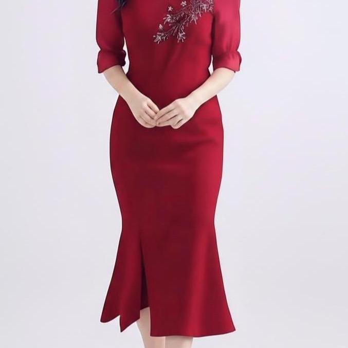 Dress 8585 *Motek & Mutiara*  Ada retsleting belakang, model rok bawah span duyung  Mat  : Scuba Imp