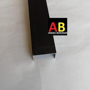 * LIS U ALUMINIUM BLACK 1CM X 2CM X 1CM PANJANG 149.5CM *