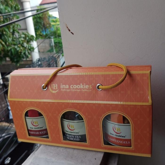INA Cookies Hampers Jar Kaca isi 3 / Parcel kue kering box exclusive