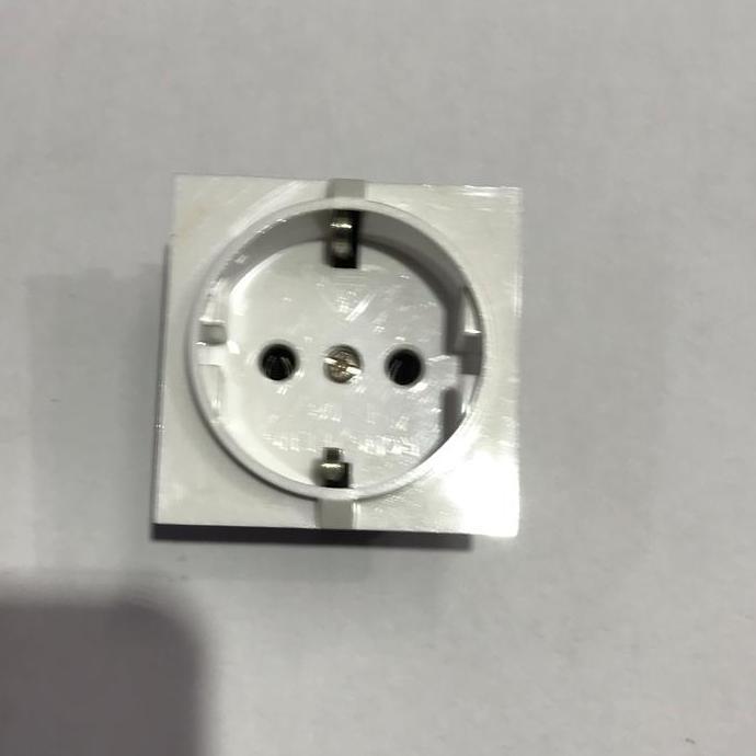 Colokan output ups / Stopkontak ups / Outlet Ups ica copotan ups ica