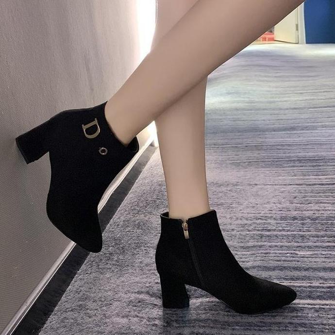 SEPATU BOOTS HEELS WANITA FASHION KOREA MUSIM DINGIN DIRA SHOES KODE 1186