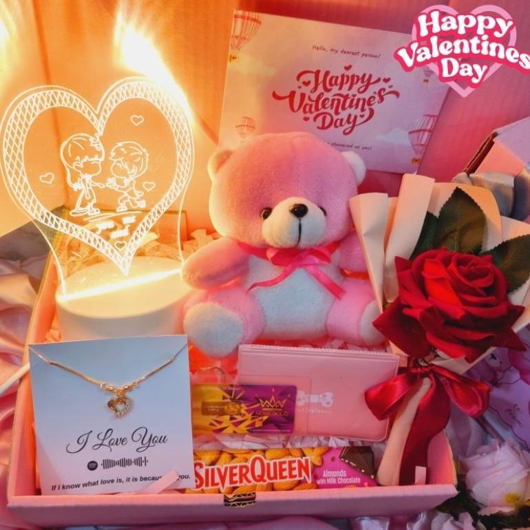 TY69 Hampers Valentine Hadiah Cewek / Kado Anniversary Pacar / Giftbox Buket Bunga Boneka Teddy ( KA