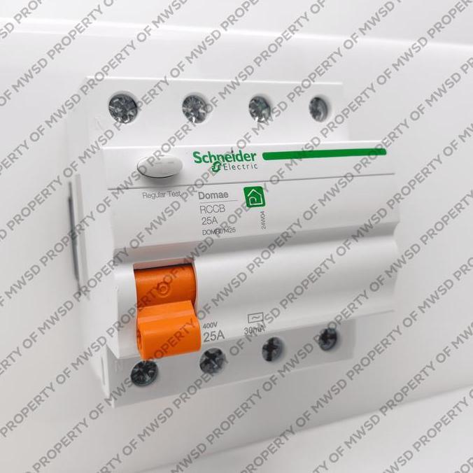 Schneider Rccb Elcb Domae 4P 25A 30Ma Ac 6Ka Domr01425 Putih Kabel Pengaman Jaringan Listrik Terhada