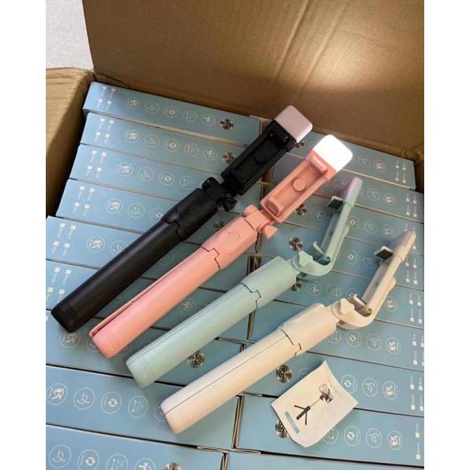 DB220 - Tongsis Tripod Bluetooth Selfie Stick 4 In 1 Lampu Led Remote Multifungsi 3 In 1 170Cm 160Cm