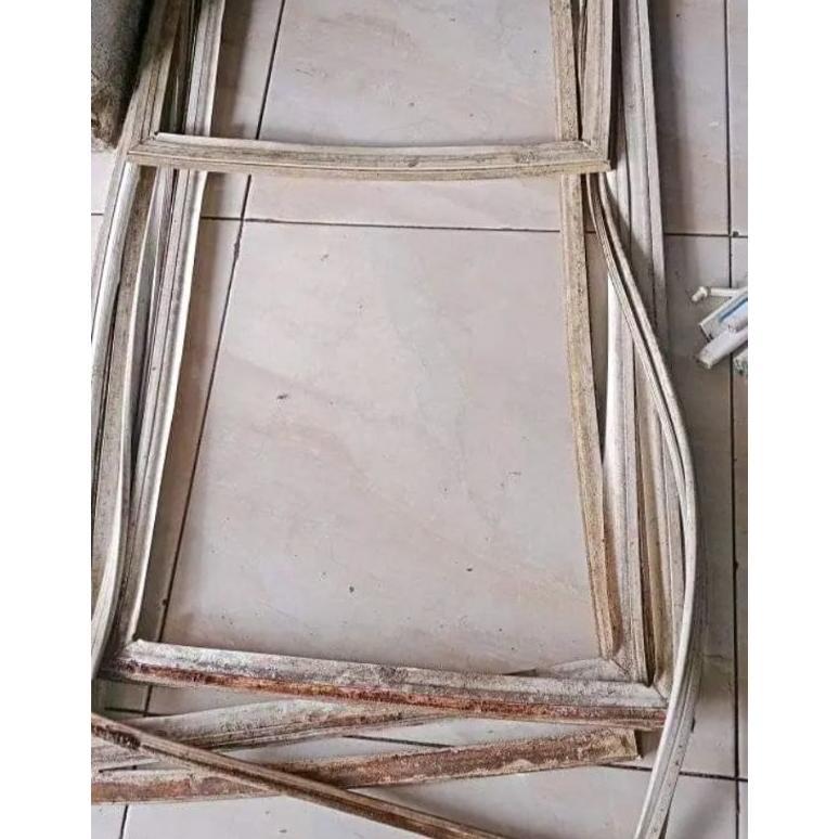 Ready karet kulkas Polytron bekas ori