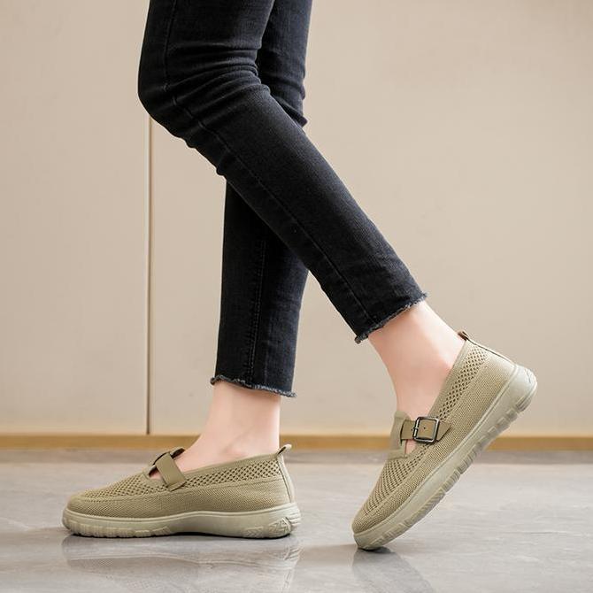 DISKON Sepatu kasual slip-on untuk wanita. Sepatu datar wanita Sepatu sneakers wanita impor. DISKON