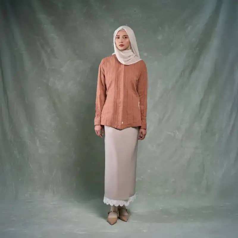 Napocut Apparel - Hanan Top - Kemeja/Atasan Wanita Bordir Bunga Sarimbit Lebaran