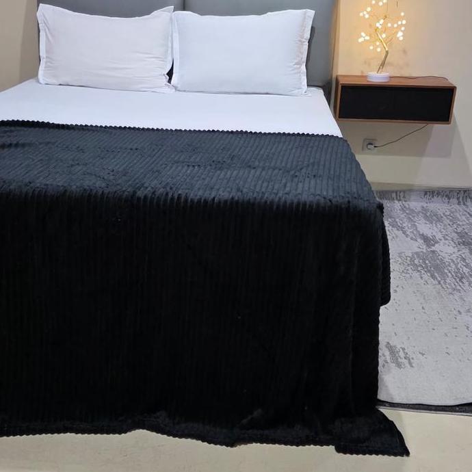 King Rabbit Thermal Blanket / Selimut Lembut Uk. 150x200 cm (Warna Polos)