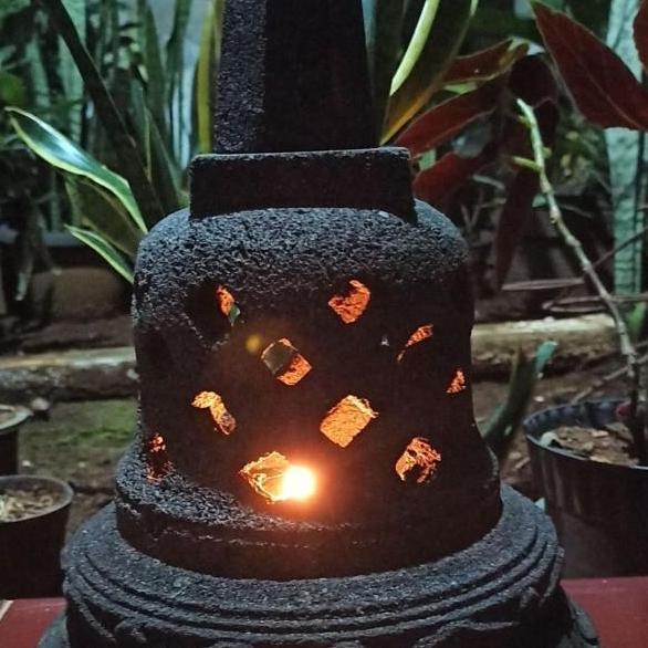 Miniatur Stupa Candi Borobudur Batu Gunung Merapi / Candi Ukuran 25cm