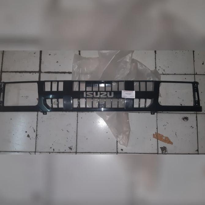 Grill Radiator Isuzu Panther Pick Up Original