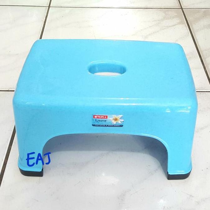 Bangku Plastik Kecil Lion Star G-12 / Kursi Jongkok Cuci Baju