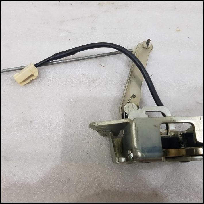 TERLARIS DOOR LOCK PINTU BAGASI ORI AVANZA LAMA05-11 