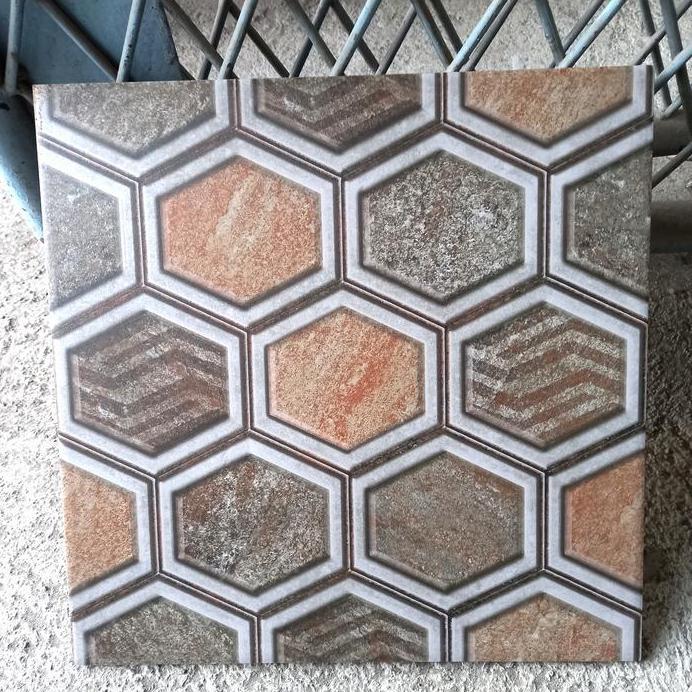 KERAMIK LANTAI 40X40 KASAR MOTIF HEXAGON -KERAMIK LANTAI KASAR 40X40 GEMILANG KW 1