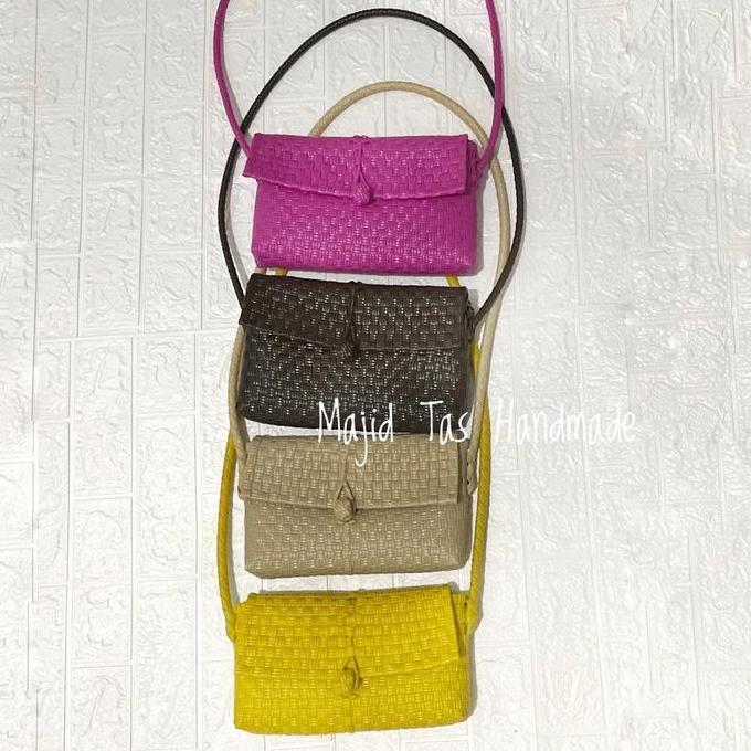 Kasora- Tas Selempang Model Dompet Anyaman Jali Wanita