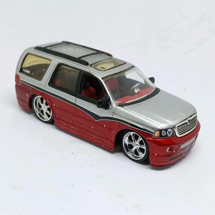 JADA TOYS LINCOLN NAVIGATOR DUBCITY LOOSE DIECAST 1/64 NO MULUS (S)