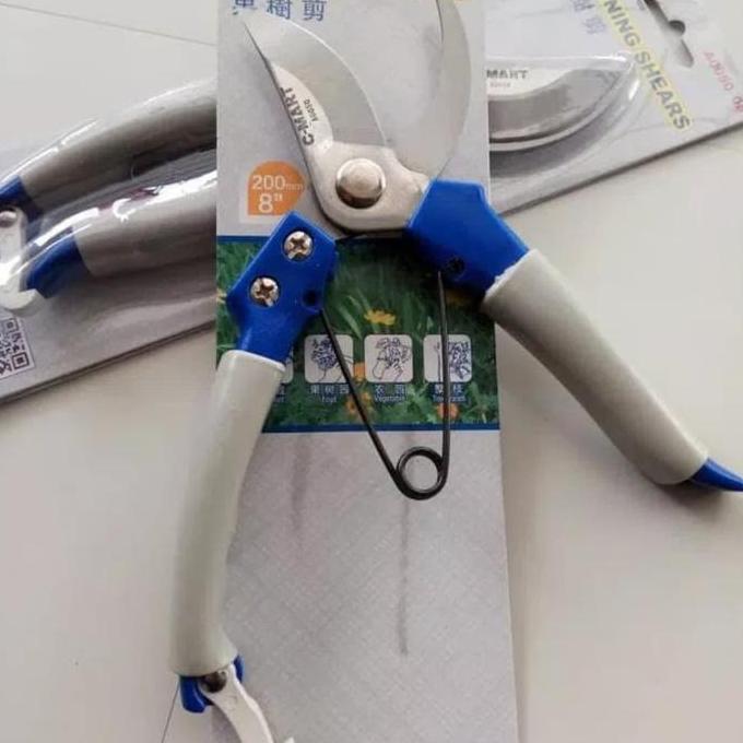 gunting dahan ranting pohon tanaman c-mart c mart