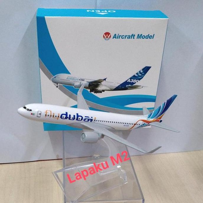 Diecast Pesawat Fly Dubai Airlines Boeing 737-800 RIY