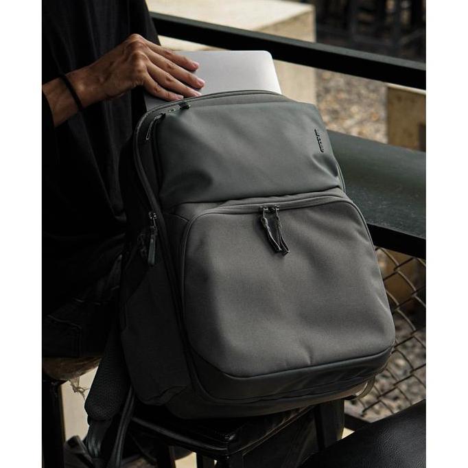 Incase Backpack A.R.C Series | Buy 1 Get 1 Pouch Organizer