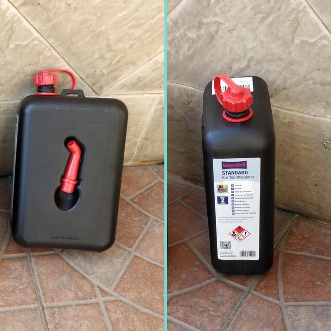 jerry can / jerigen 2 liter utk bensin cadangan