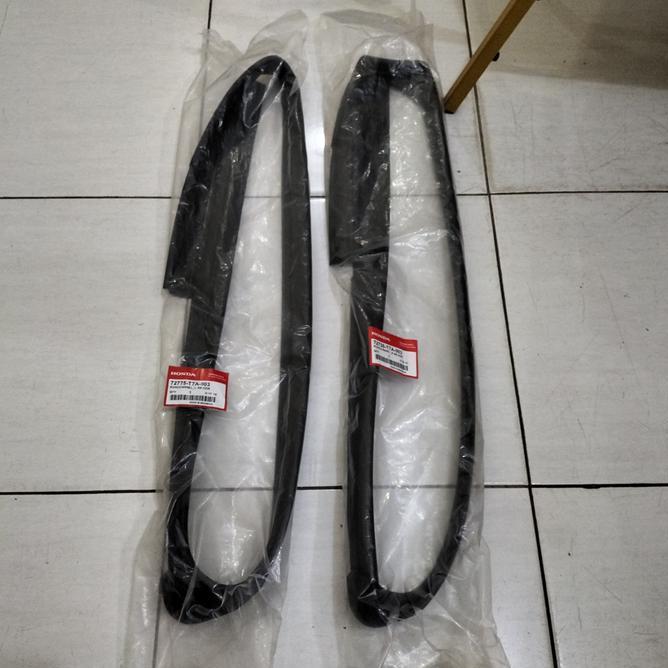 Karet Chanel Run Kaca Pintu Belakang Hrv 2015-2021 Original Kekinian