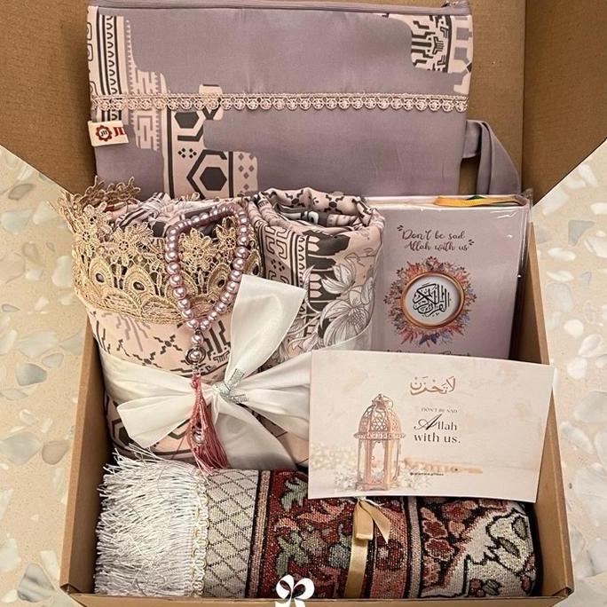 Hampers Mukena Sajadah Tasbih Al Quran Seserahan 1 Set Gift Box Hadiah Kado Cewe Ulang Tahun Nikahan