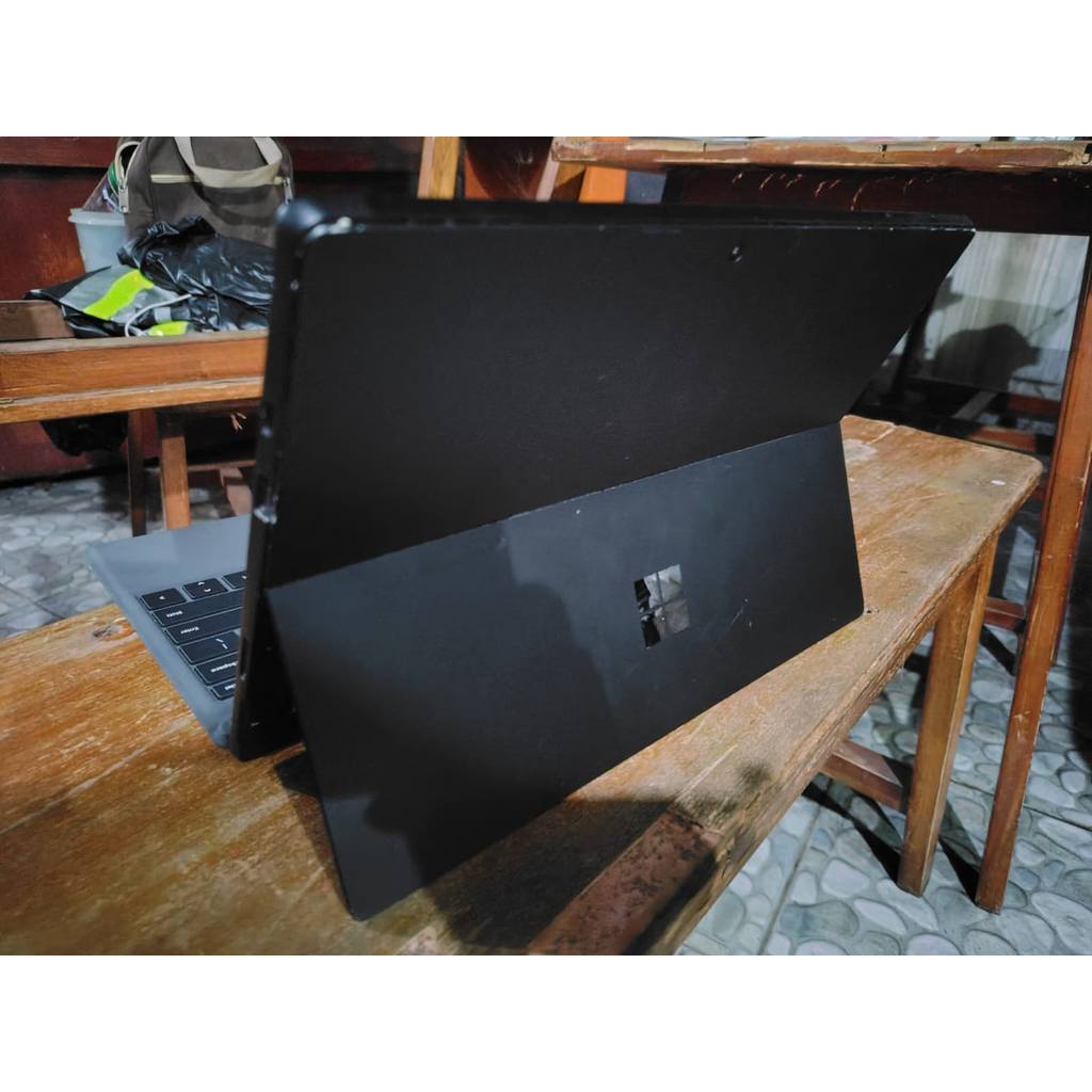Surface Pro 7: Intel Core i5-1035G4 (10th Gen)/8/256 SSD/QHD - Black