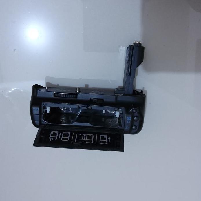 Canon Bg-E7 Battery Grip For Canon Eos 7D Second