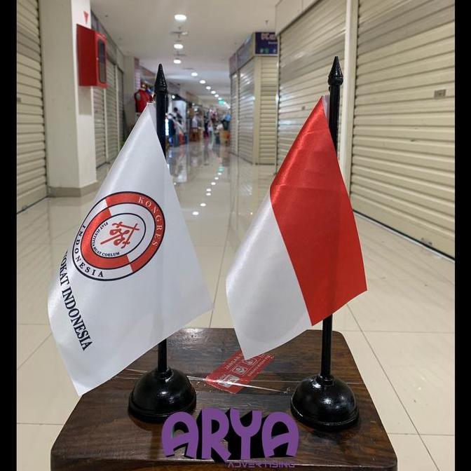 Spesial Tiang Kayu Meja Dan Satu Set Bendera Kai+Indonesia