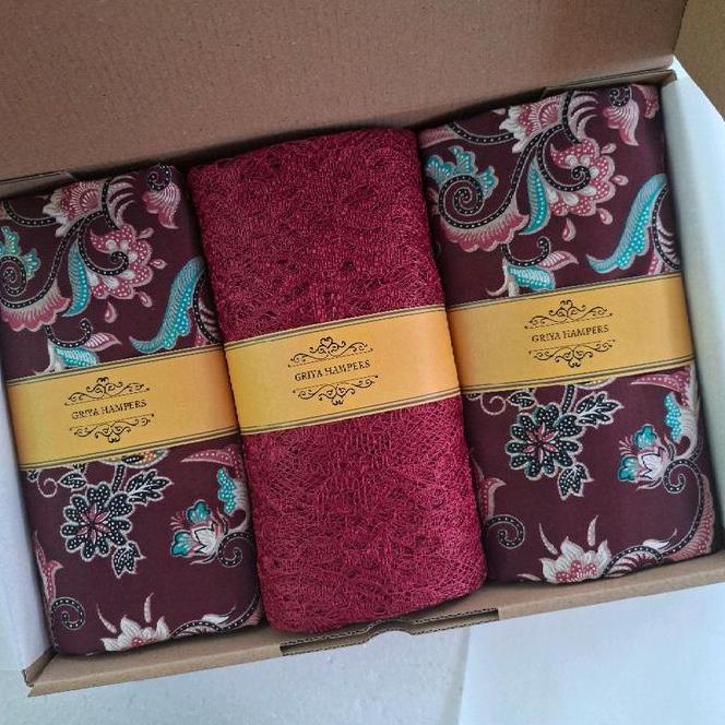 Kado Nikahan / Kado Pernikahan Kain Batik Sarimbit + Brokat