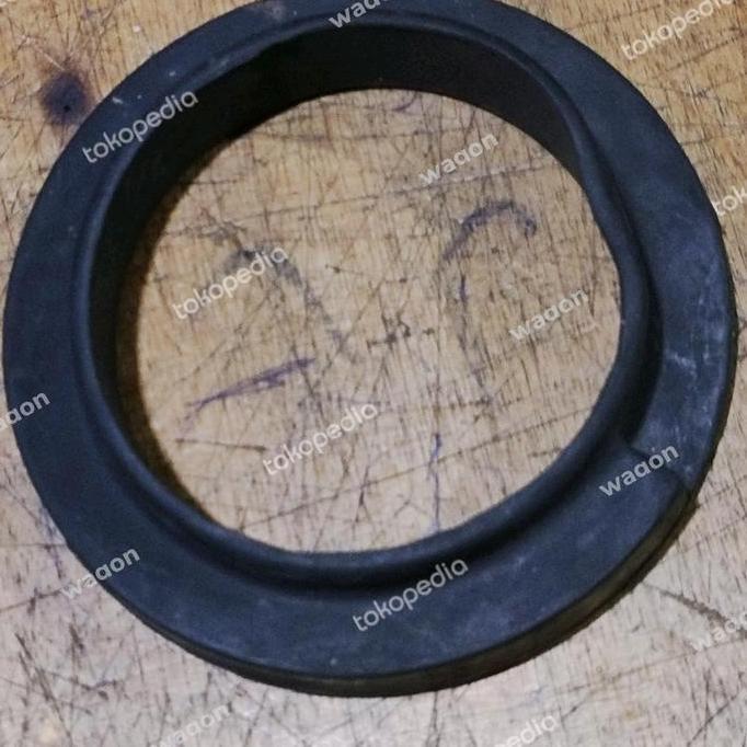 Karet Tatakan Per Belakang Bawah Bmw E34 E39 E60 33531133671 Baru