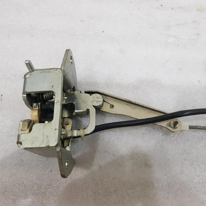 TERBARU - door lock pintu bagasi ori avanza lama05-11