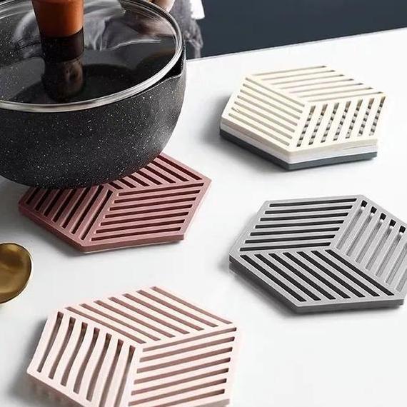 TATAKAN GELAS ALAS PIRING DAN GELAS R749