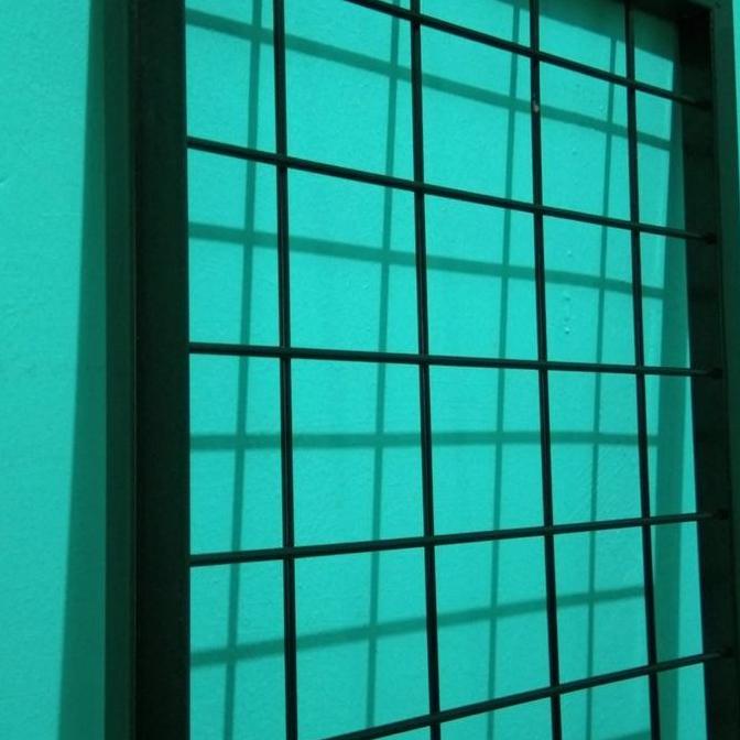 Rak bingkai mondo,rak display pajangan dinding toko atau konter