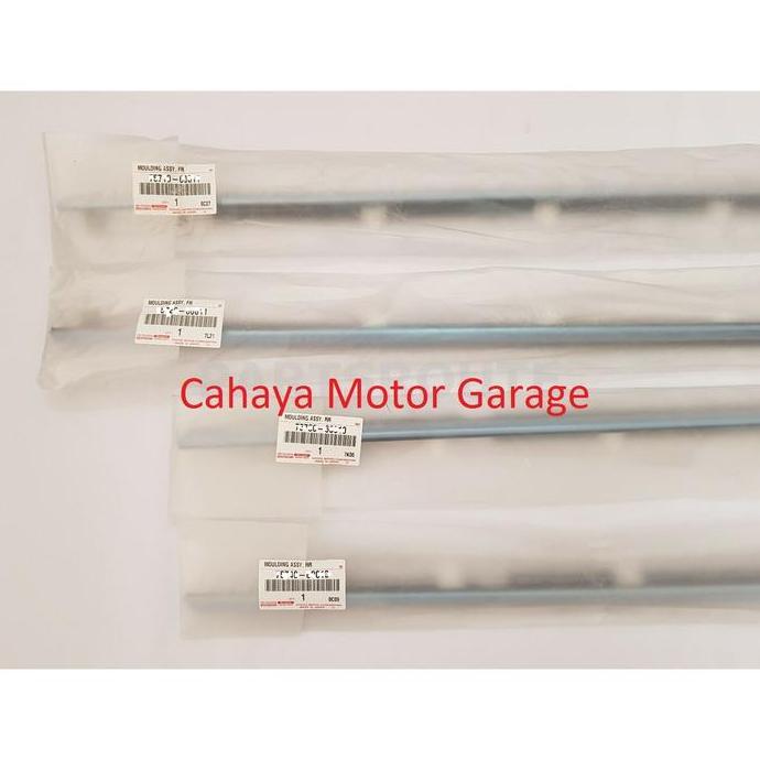 Karet Pelipit Luar Chrome Landcruiser VX80