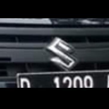 grill wagon R logo Suzuki