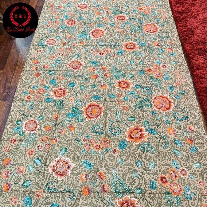 Kain batik tulis motif bunga mawar warna