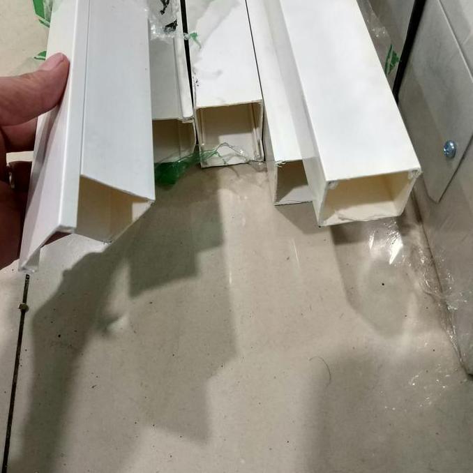 KABEL DUCT 50 X 50 MM PJG 3MTR TRUNKING PIPA DUCT 5 X 5 CM