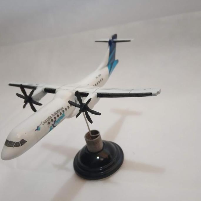 Miniatur Pesawat Atr Kode 439