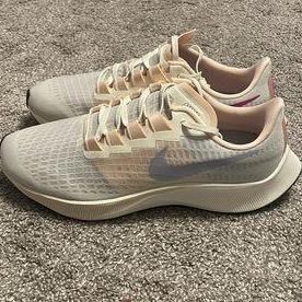 Sepatu Nike zoom pegasus 37 Pale Ivory Cream - Orgnal - Wanita - Olahraga