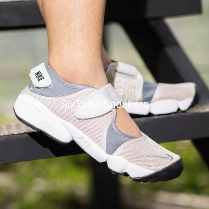 Nike Air Rift Women Grey White Casual