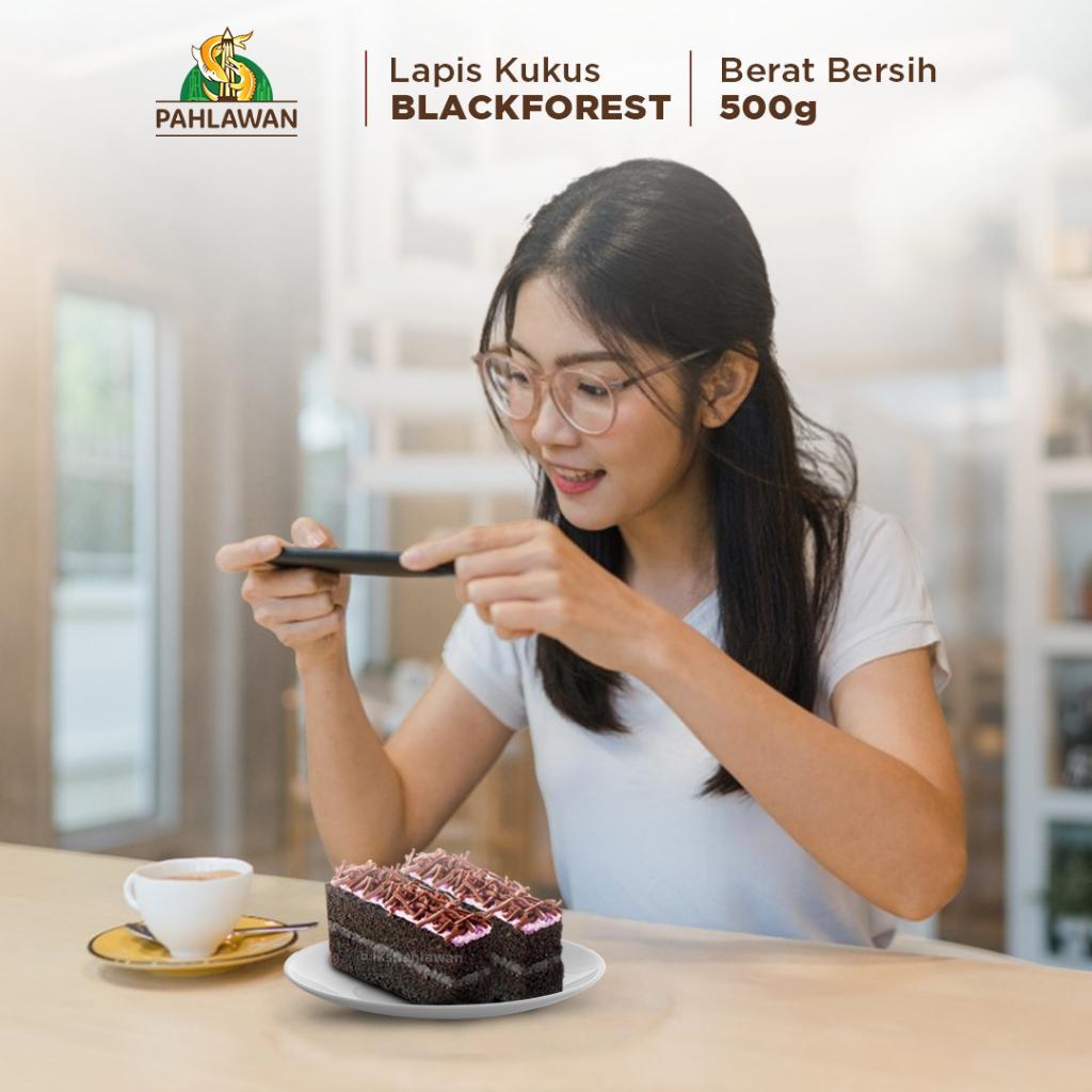 Lapis Kukus Pahlawan Blackforest Reguler Pack - Oleh-Oleh Khas Surabaya