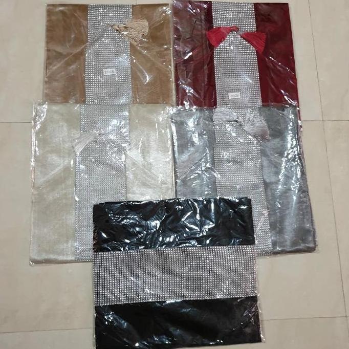 Table Runner Diamond berlian Blink Panjang 250 cm - Silver