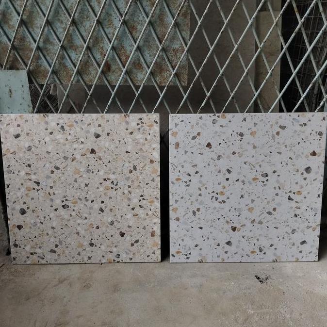 KERAMIK 50X50 TERASO MILAN HABITAT CUTTING PUTIH BIRU