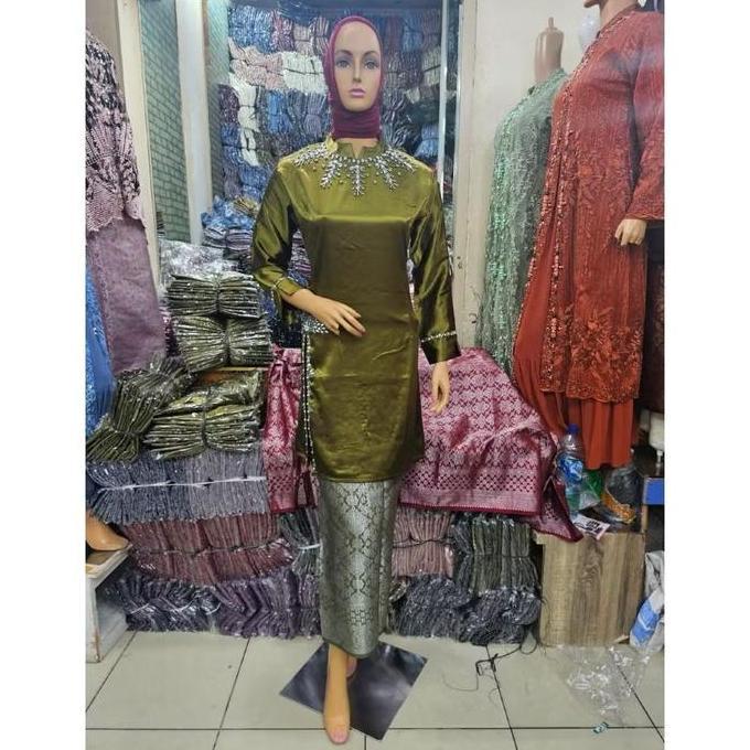 Setelan Kebaya Tunik Kurung Sifa Adelia Kebaya - Model Terbaru dengan Bahan Donatello yang Mewah dan